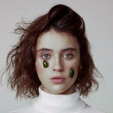 Pomme, couverture de son album "à peu près"