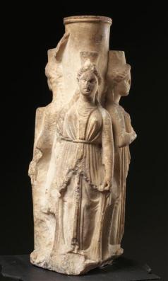 Statuette antique d'Hécate, Musée du Louvre. Photo (C) RMN-Grand Palais (musée du Louvre) / Hervé Lewandowski